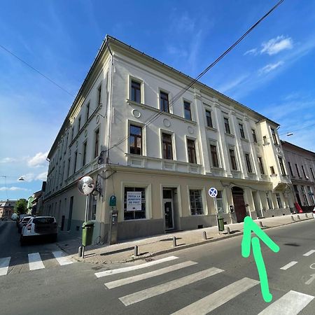Poppys Apartment Arad Zewnętrze zdjęcie