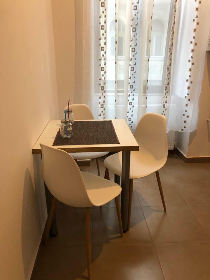Poppys Apartment Arad Zewnętrze zdjęcie