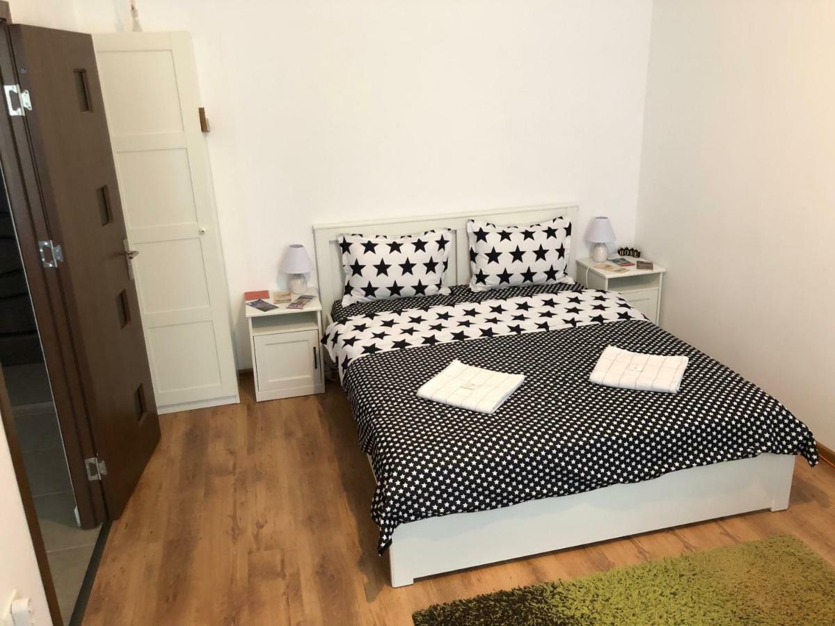 Poppys Apartment Arad Zewnętrze zdjęcie
